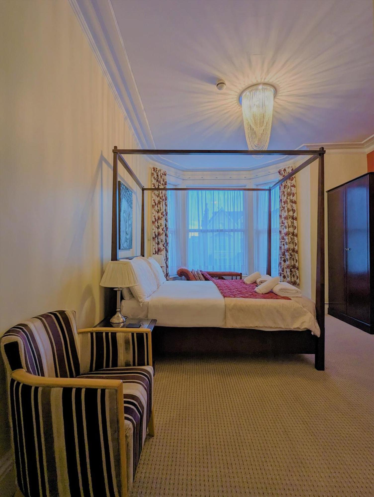 The Senarth Bed & Breakfast Llandudno Ngoại thất bức ảnh
